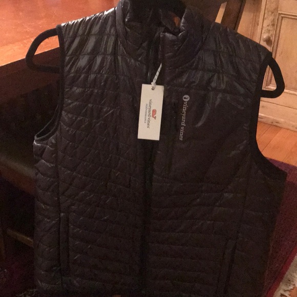 NWT Vineyard vines shiny mtn weekend vest - Picture 1 of 3